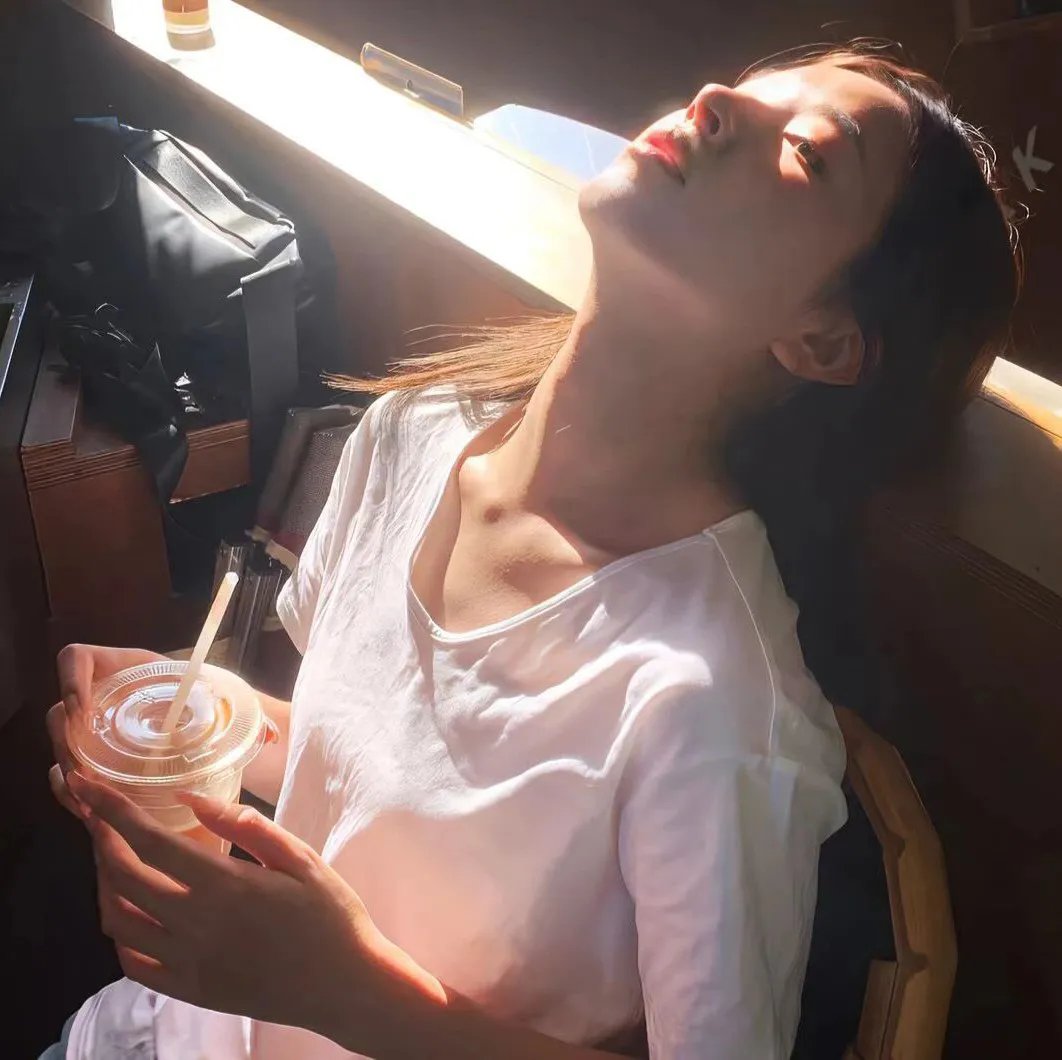 女人在家